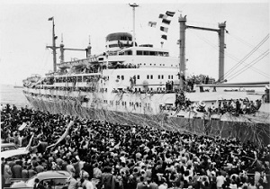 ３移民船の出港風景 (002)